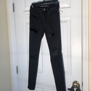 American eagle black distressed skinny heans